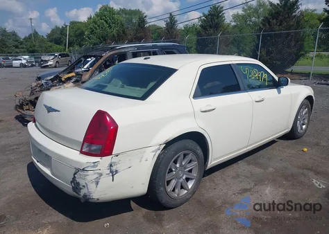 2007 Chrysler 300 Touring z USA, uszkodzony, nr VIN 2C3KA53G77H862525
